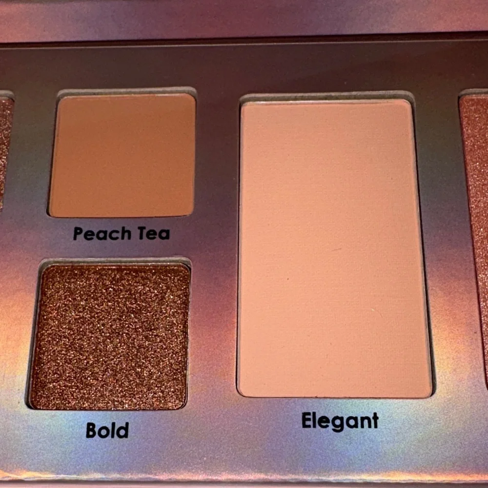 Feelany Beauty Neutral Eyeshadow Palette — Peach & Brown Tones